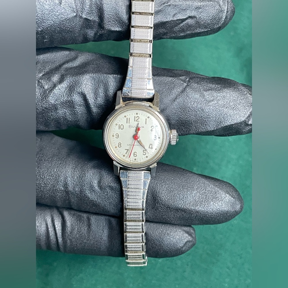 Vintage 1966 Bulova M6 Slefwinding Ladies Watch